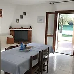 Azienda Multifunzionale S'ozastro דירה מרינלה